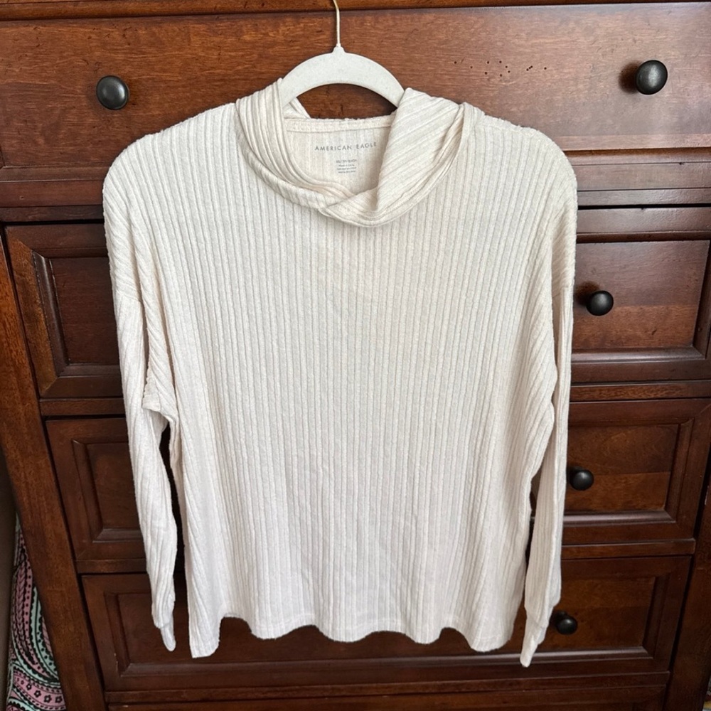 American Eagle Outfitters Cream Neck Sweater